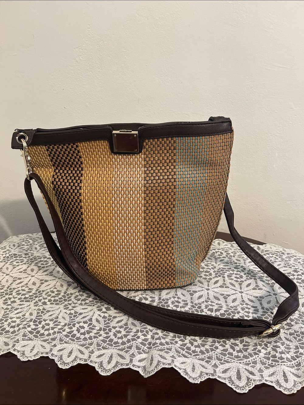 Sondra Roberts Squared Woven Straw Crossbody Bucket Bag Brown Tan Vegan Leather